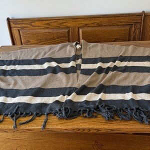 Entro Cozy Brown Knit Shawl